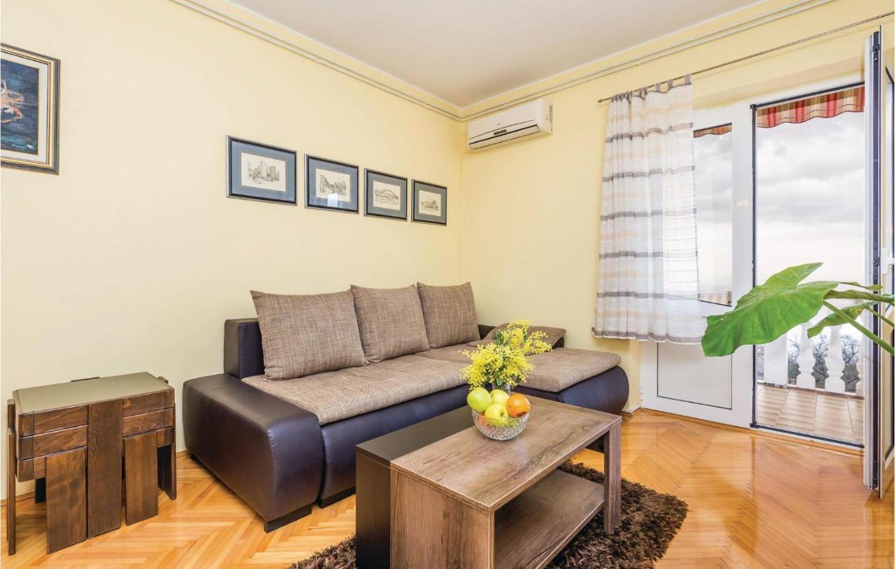 Lovely Apartment In Matulji With Kitchen Exterior foto